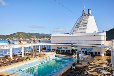 Poolbereich auf der Silver Shadow, Silversea Luxuskreuzfahrten